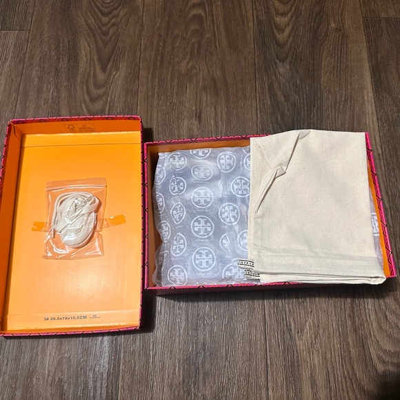 Tory Burch Hank Sneakers - Picture 6 of 8